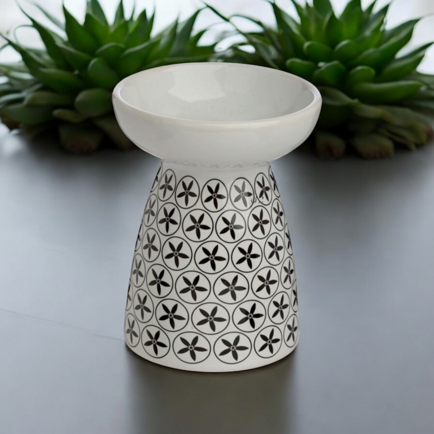 Black & White Floral Pattern Wax Warmer